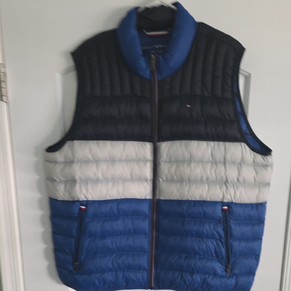 Tommy Hilfiger Men's Navy and Light Gray Vest